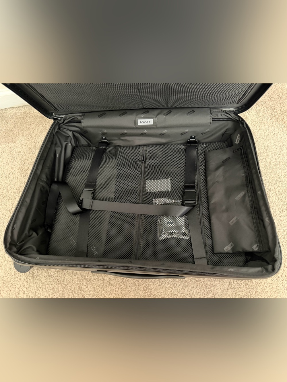 Brand New Away Travel The Medium Flex Check Bag in Navy Blue - Picture 9 of 10